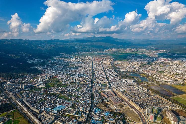 【一张图看懂云南保山昌宁县昨日轨迹公布,保山昌宁县城图片】